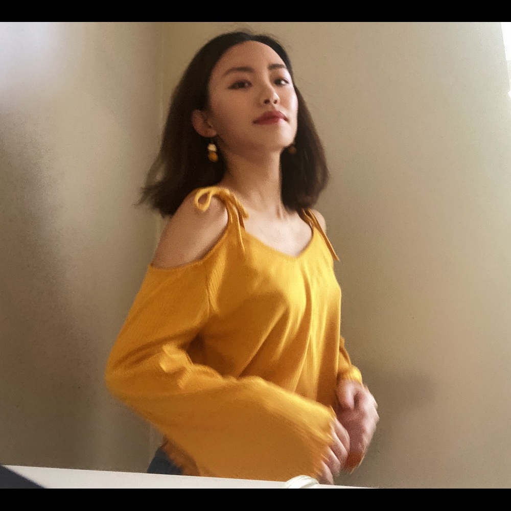 Mousse Off Shoulder yellow top